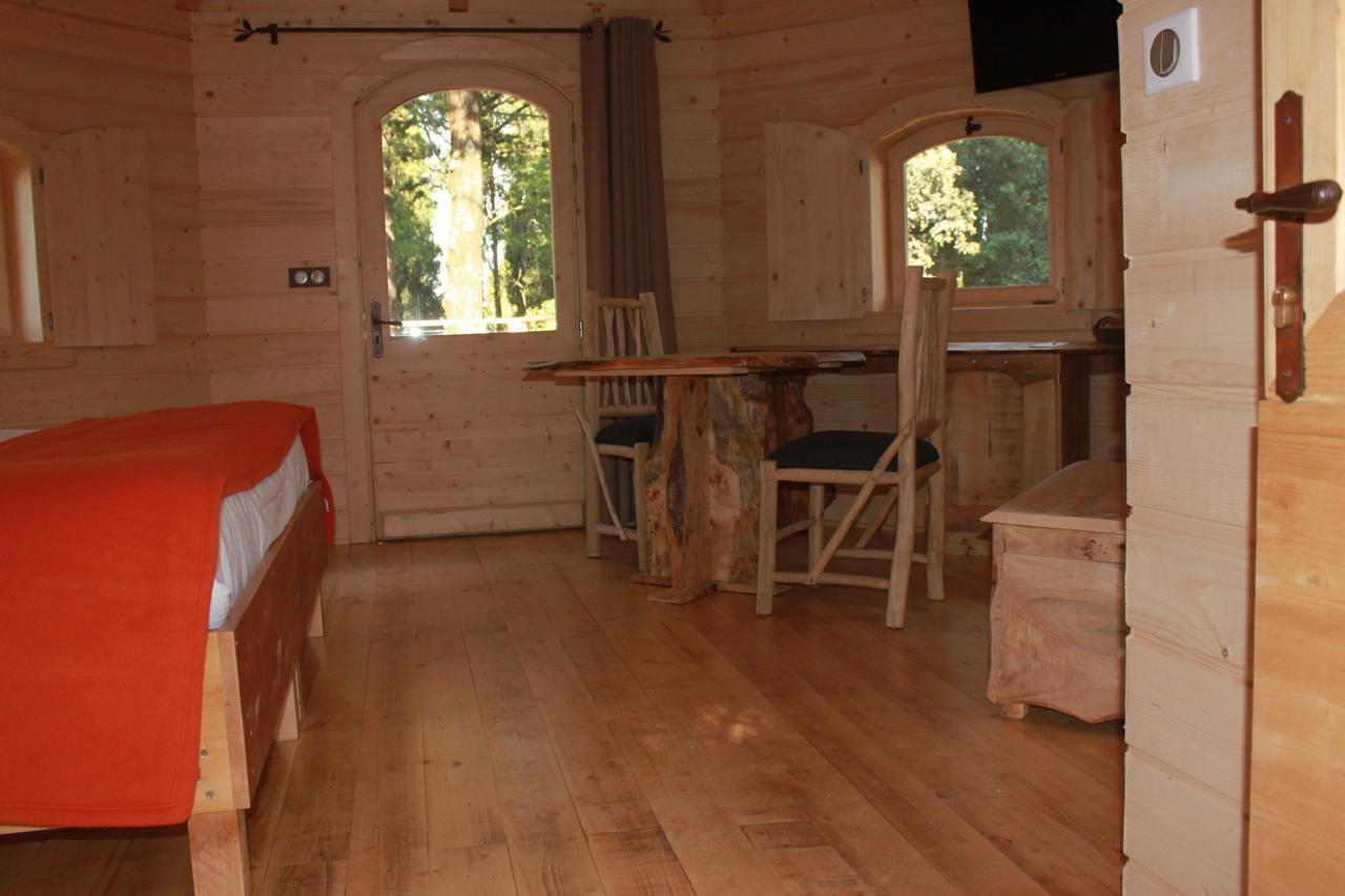 Les Cabanes Dans Les Bois Logis Hotel Villedubert Δωμάτιο φωτογραφία