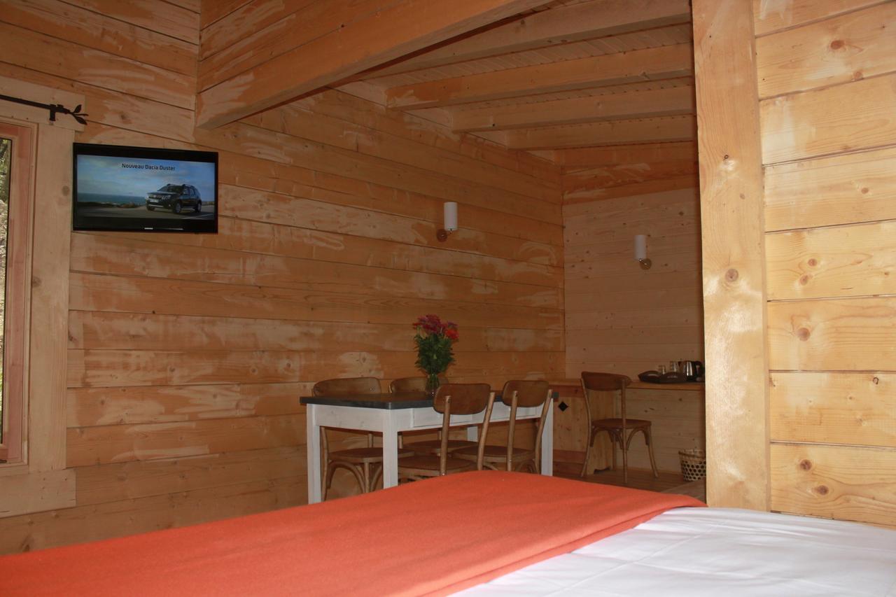 Les Cabanes Dans Les Bois Logis Hotel Villedubert Δωμάτιο φωτογραφία